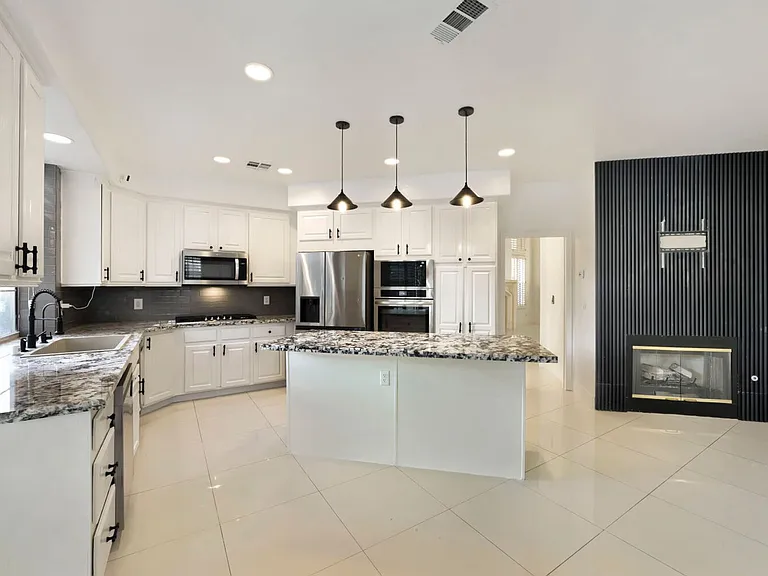1416 Palantine Hill Dr — Photo 6