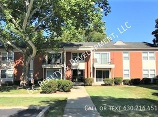 13 Simpson St APT H, Geneva, IL 60134