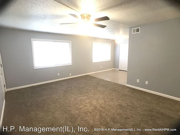 3rd image of 1144 University Dr APT 8