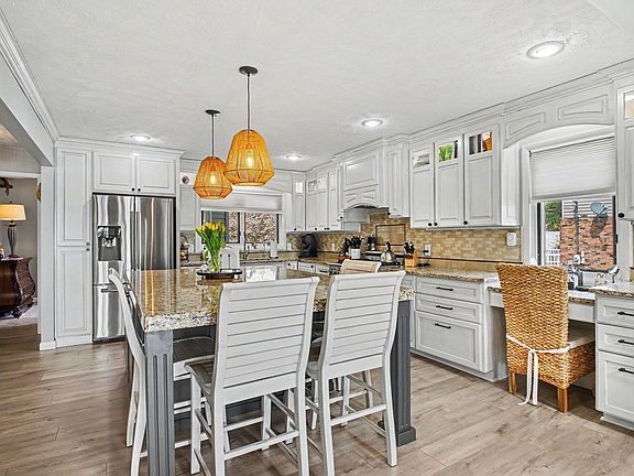 5th image of 51236 N Shore Dr