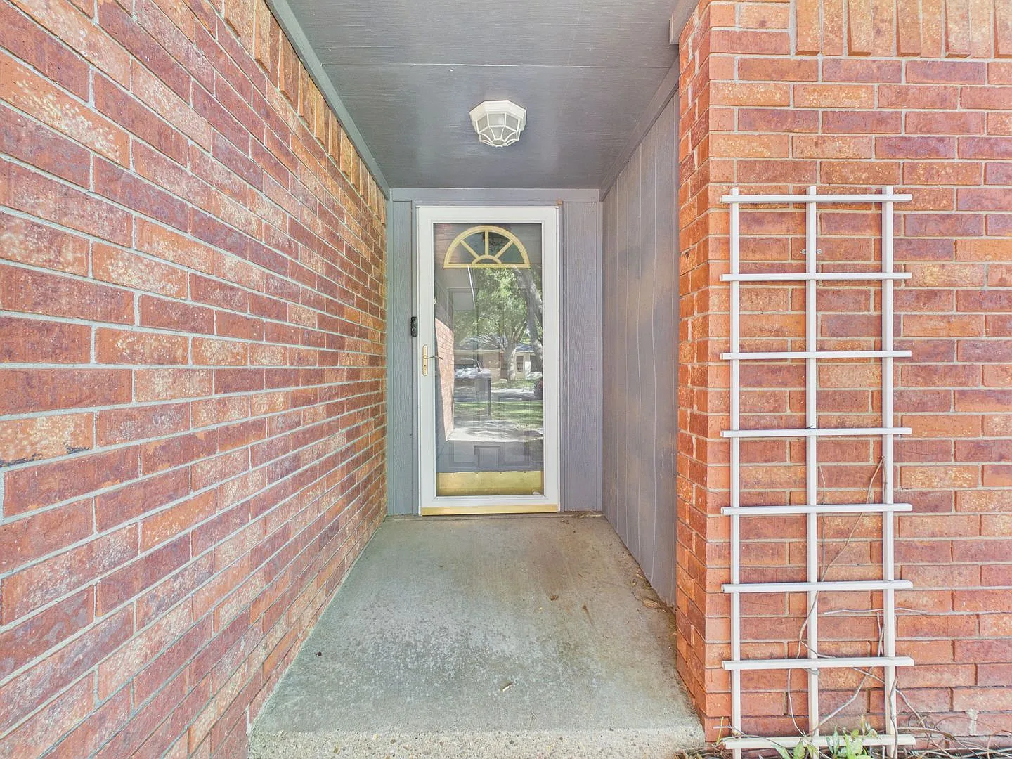 Spacious 3-Bedroom Rental in Western Plateau — Photo 2