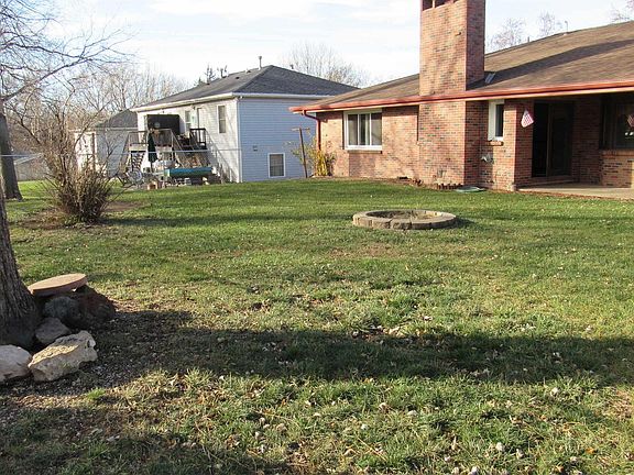 4th image of 7121 Walker Ave