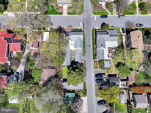 3rd image of 114 E Chew Ave