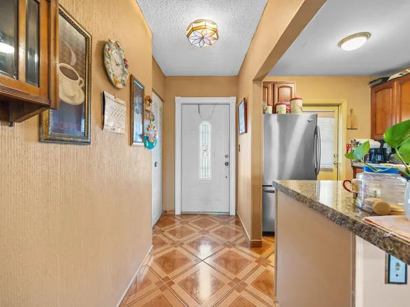 3405 NW 48 Avenue #J514, Lauderdale Lakes, FL 33319