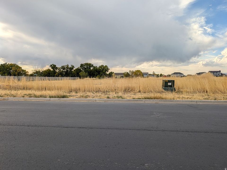 2nd image of 209 N 800 W