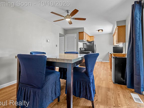 5th image of 23949 Meadowbrook Rd