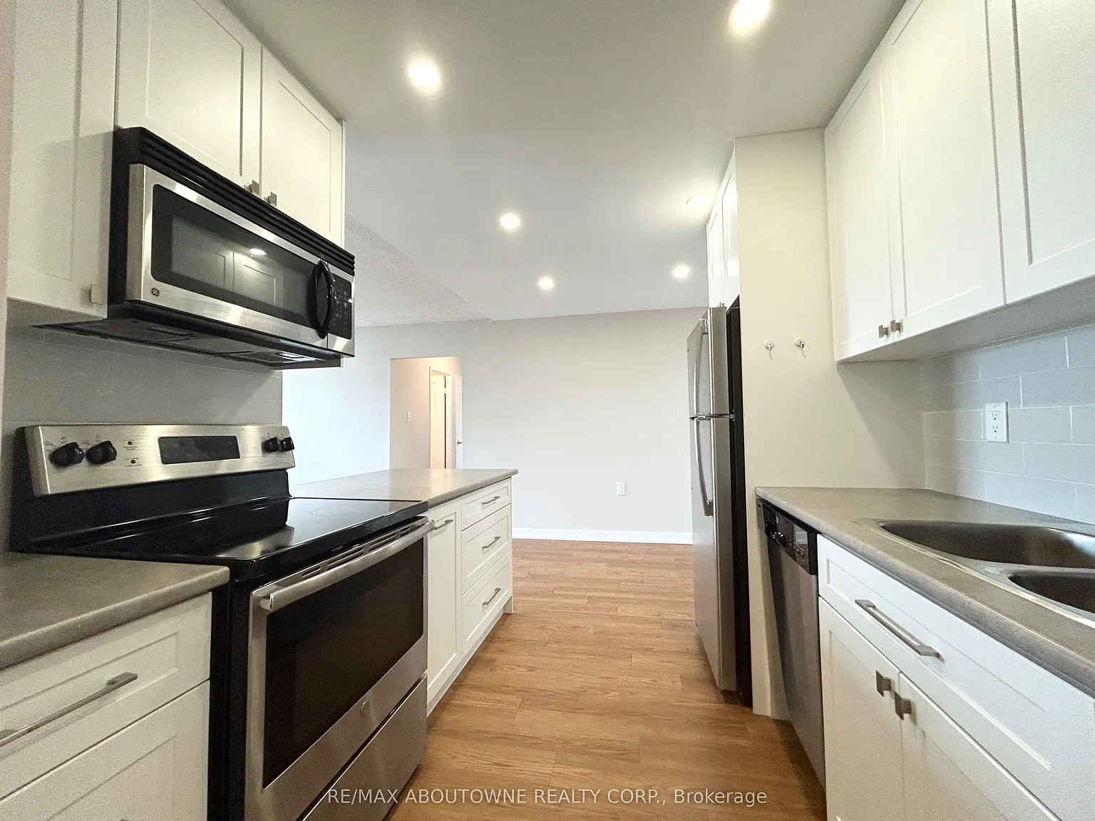 2 bed, $2,195 — Photo 4
