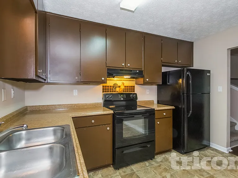 3341 Goldenchain Dr — Photo 12