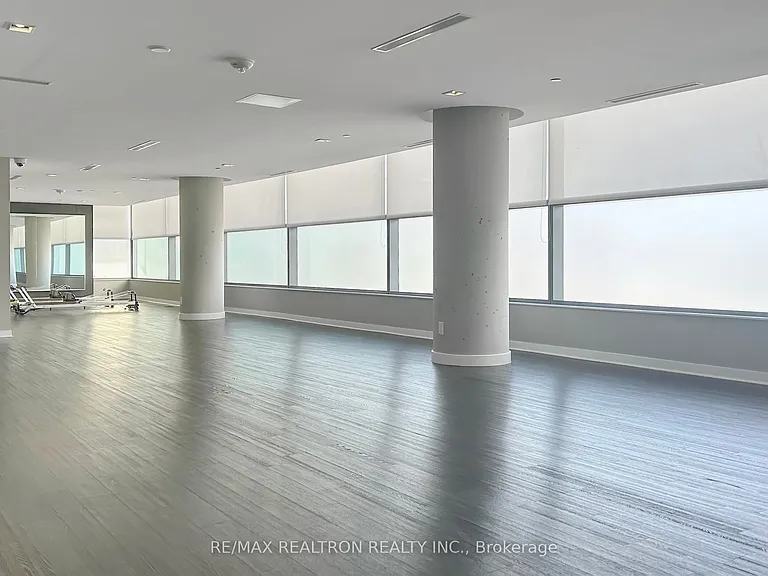 65 Oneida Cres #Penthouse 06 — Photo 35
