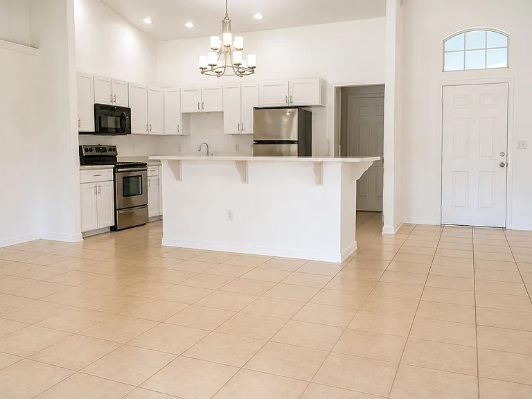 4714 Skyline Blvd — Photo 1