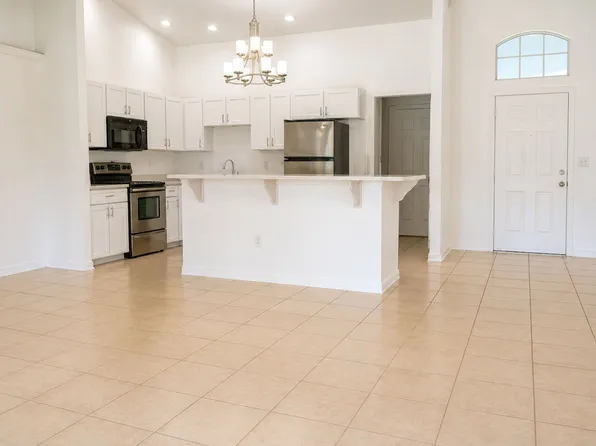 4714 Skyline Blvd, Cape Coral, FL 33914