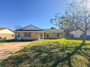712 W Warren St, Hewitt, TX 76643
