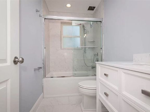 5th image of 345 Starke Ave