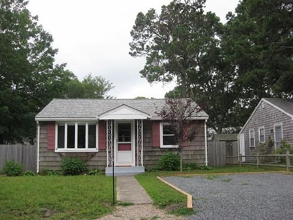 2nd image of 11 Evergreen St