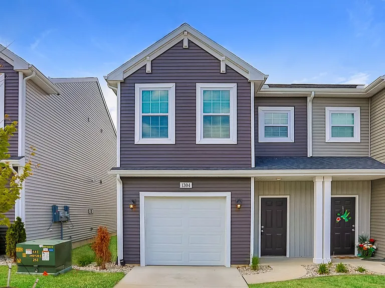 1304 Timber Hollow Ct — Photo 1