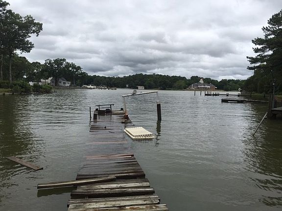 3rd image of 983 Bay Quarter Dr