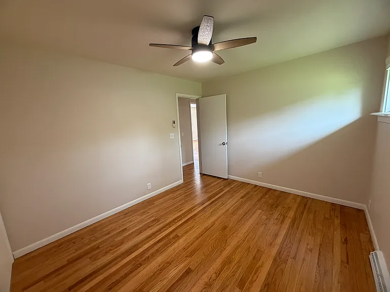104 Market St — Photo 10