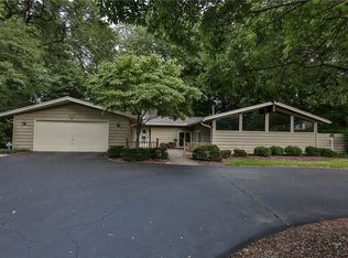 35 Huntington Brk, Rochester, NY 14625