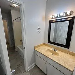 2 bed, 1.5 bath, 1200 sqft, $1,250 — Photo 4