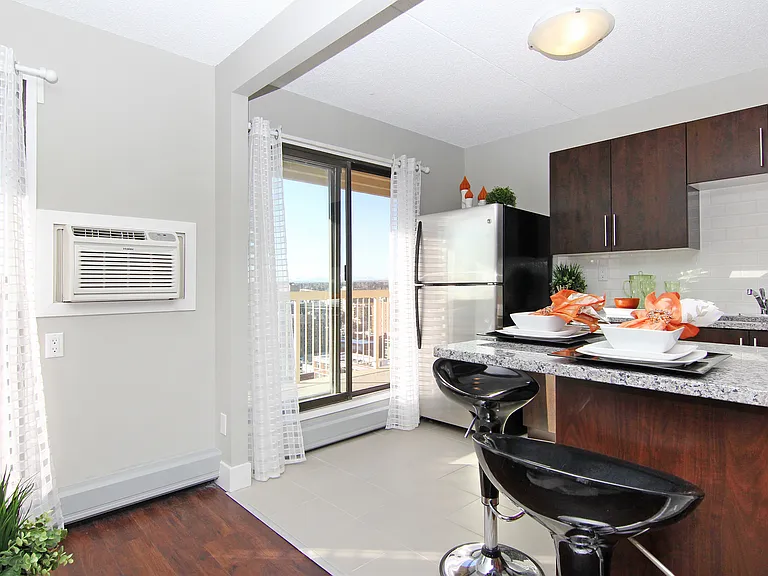 123 10th Ave SW — Photo 47