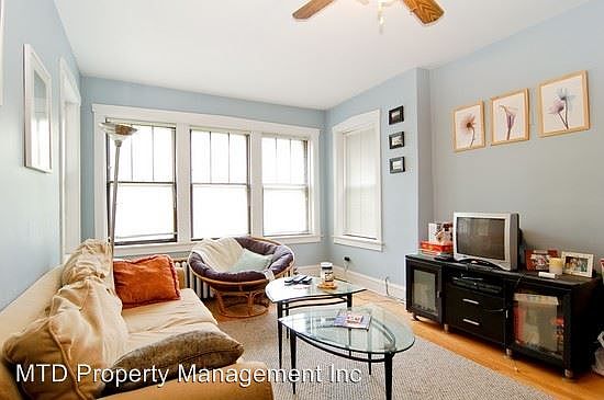 3rd image of 3644 N Greenview Ave APT 1