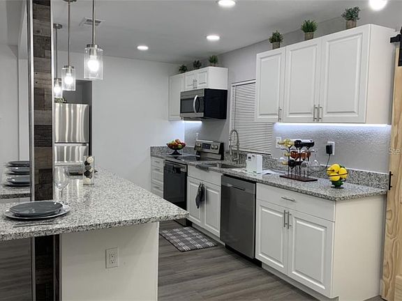 3rd image of 3508 Sutton Dr