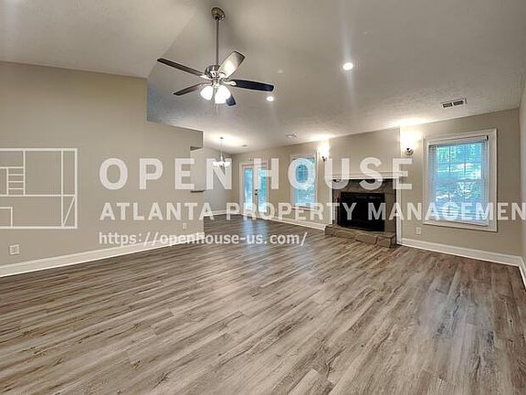 4th image of 213 Brolley Woods Dr