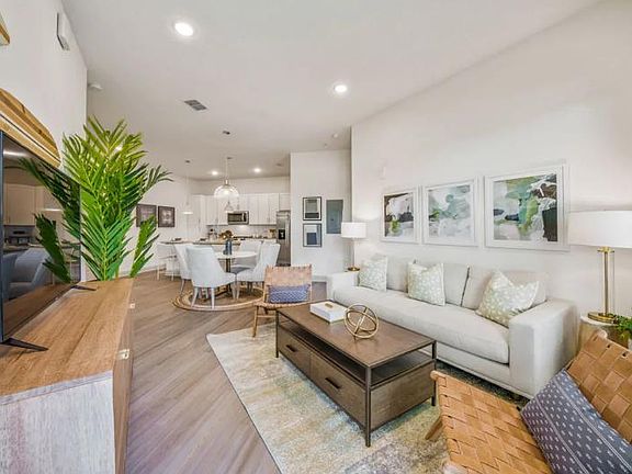 2nd image of 3 Park Blvd N #3