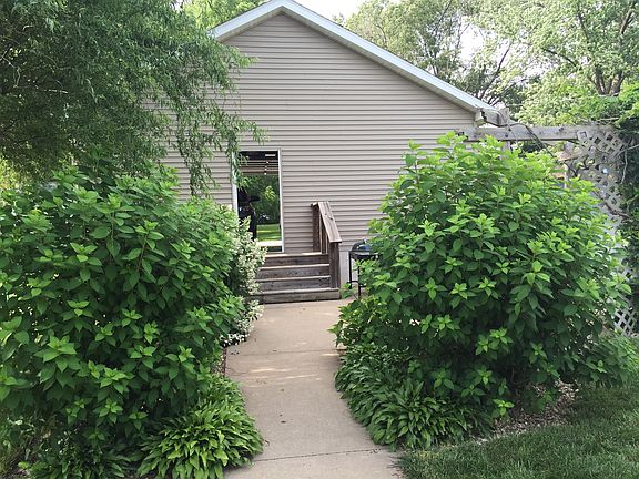 2nd image of 2901 Hampshire St