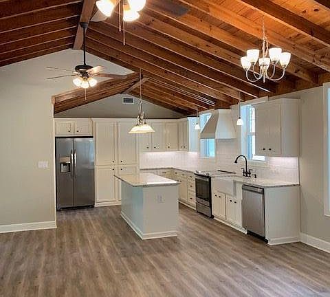 Great Room view to kitchen