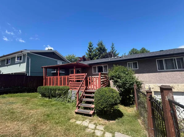 3204 Mariner Way, Coquitlam, BC V3C 4K7