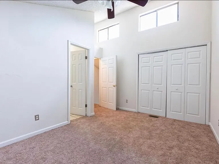 2400 Sandpiper St — Photo 4