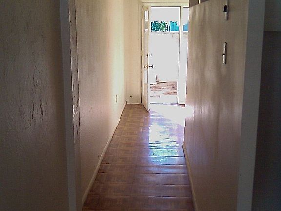 5th image of 4810 E 4th St Unit B