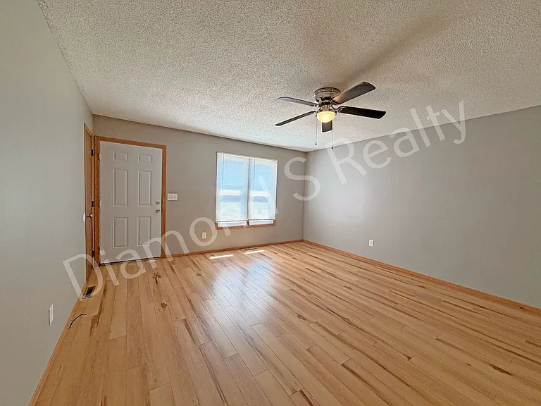 1505 W Rainey Duplex — Photo 6