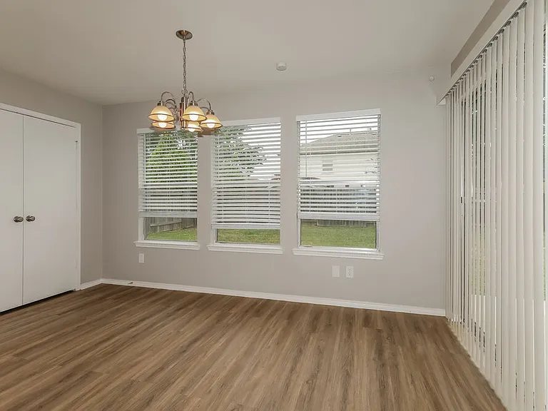 21118 Bridgemeadows Ln — Photo 8