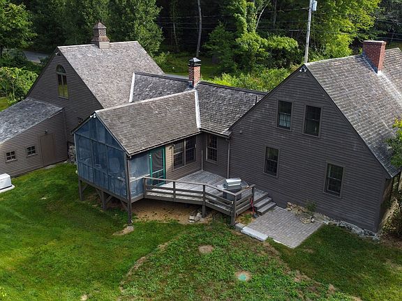3rd image of 622 Spencer Rd