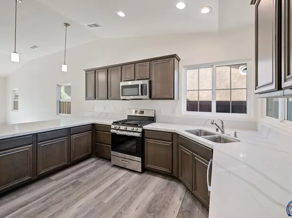 855 Bougainvillea Ct, Brawley, CA 92227