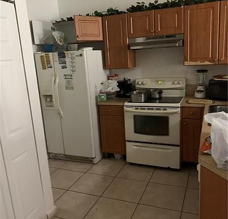 3rd image of 637 NW 21st Ave