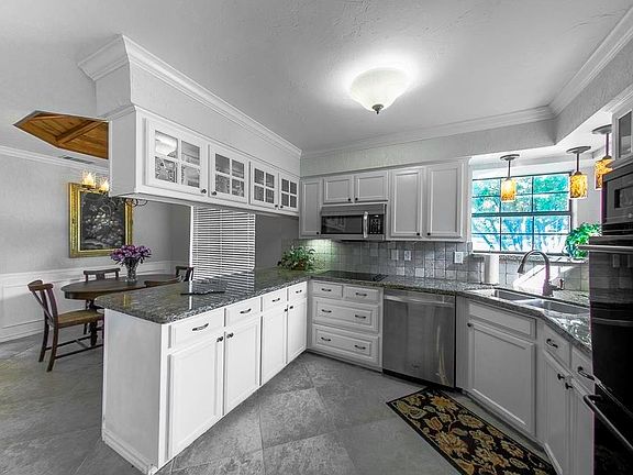 3rd image of 3121 Luallen Dr