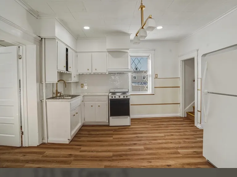123 W Carey St — Photo 6