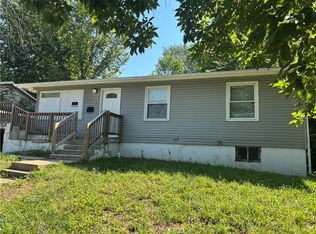 3713 Kensington Ave, Kansas City, MO 64128