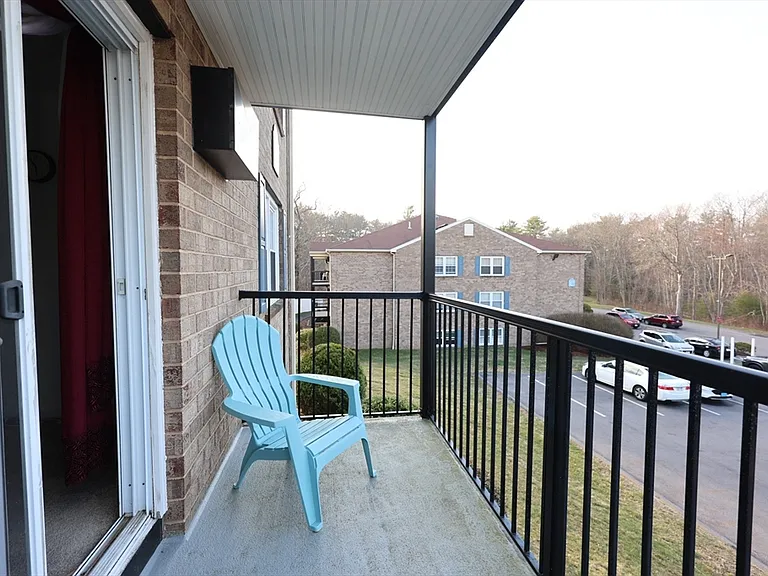 610 S Franklin St #B202 — Photo 2