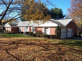 2355 Valley View Rd, Hermitage, PA 16148