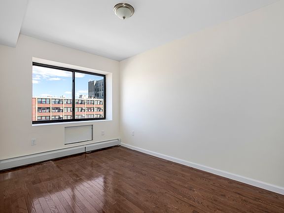 3rd image of 1081 Tiffany St APT 4C