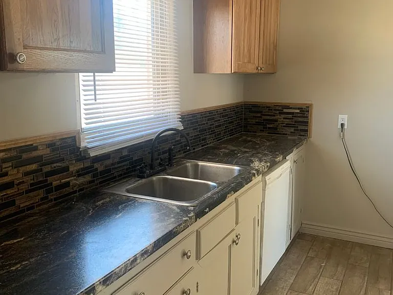 3902 Laramie St — Photo 7