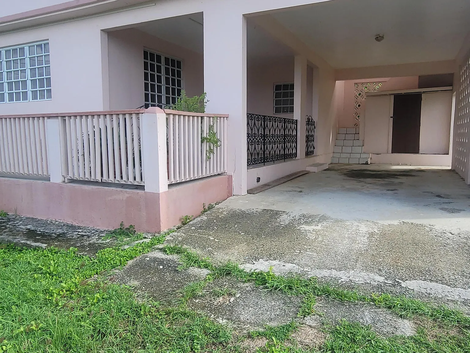 3 bed, 1200 sqft, $1,700 — Photo 2