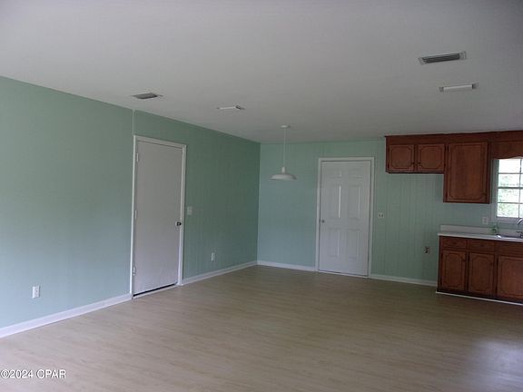 3rd image of 2308 Pineview Dr
