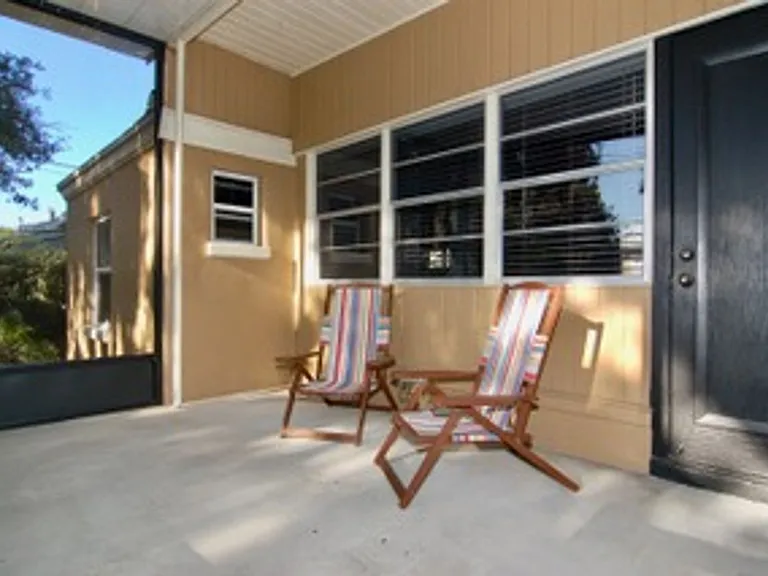 1940 Sunset Ln — Photo 11