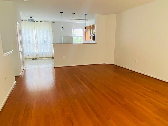 3rd image of 108 Moore Dr
