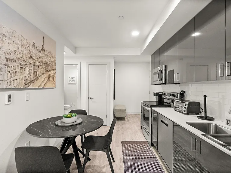 2 Bedroom Furnished 2 Bedroom Furnished